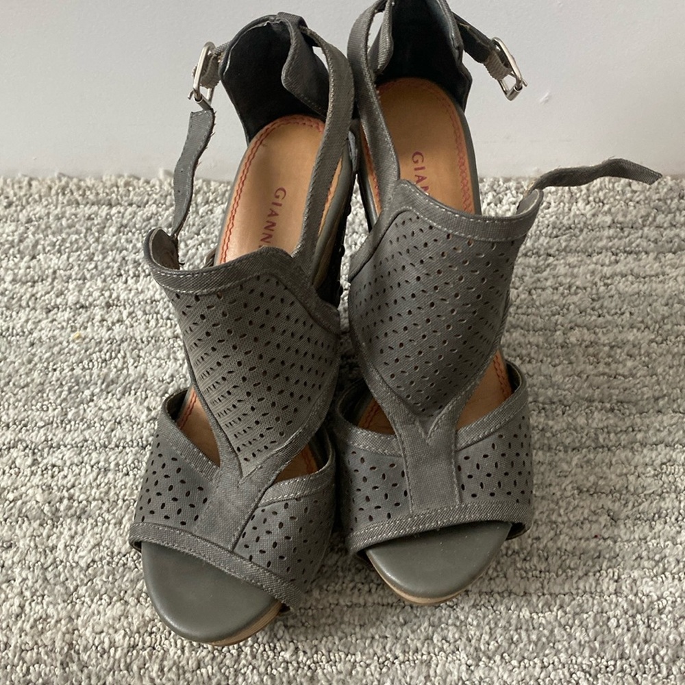 Worn once Giann’i Bini size 8 Green Espadrille